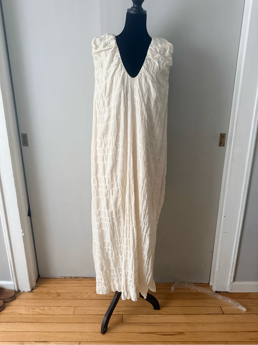 Free people Sleeveless V-Neck Cream flowy relaxed Maxi Dress - Picture 2 of 6